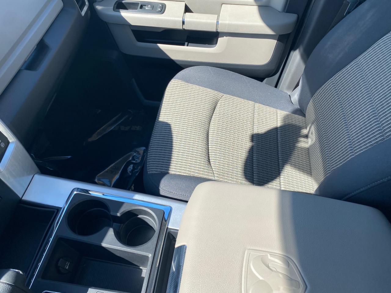 Dodge Ram 1500 4WD Crew Cab 140.5" SLT 2009