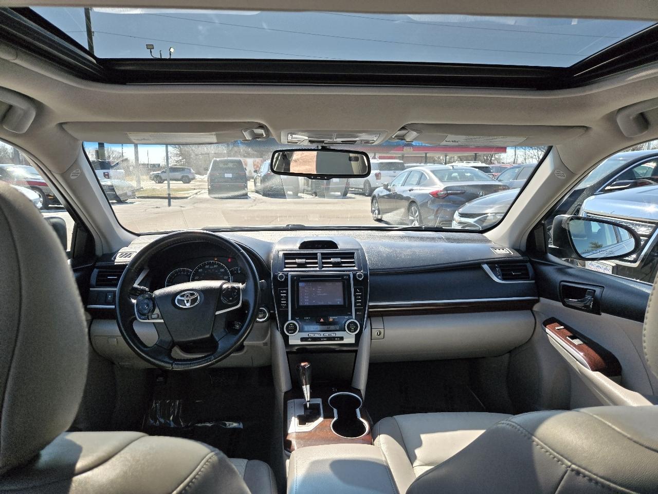 Toyota Camry 4dr Sdn V6 Auto XLE (Natl) 2012