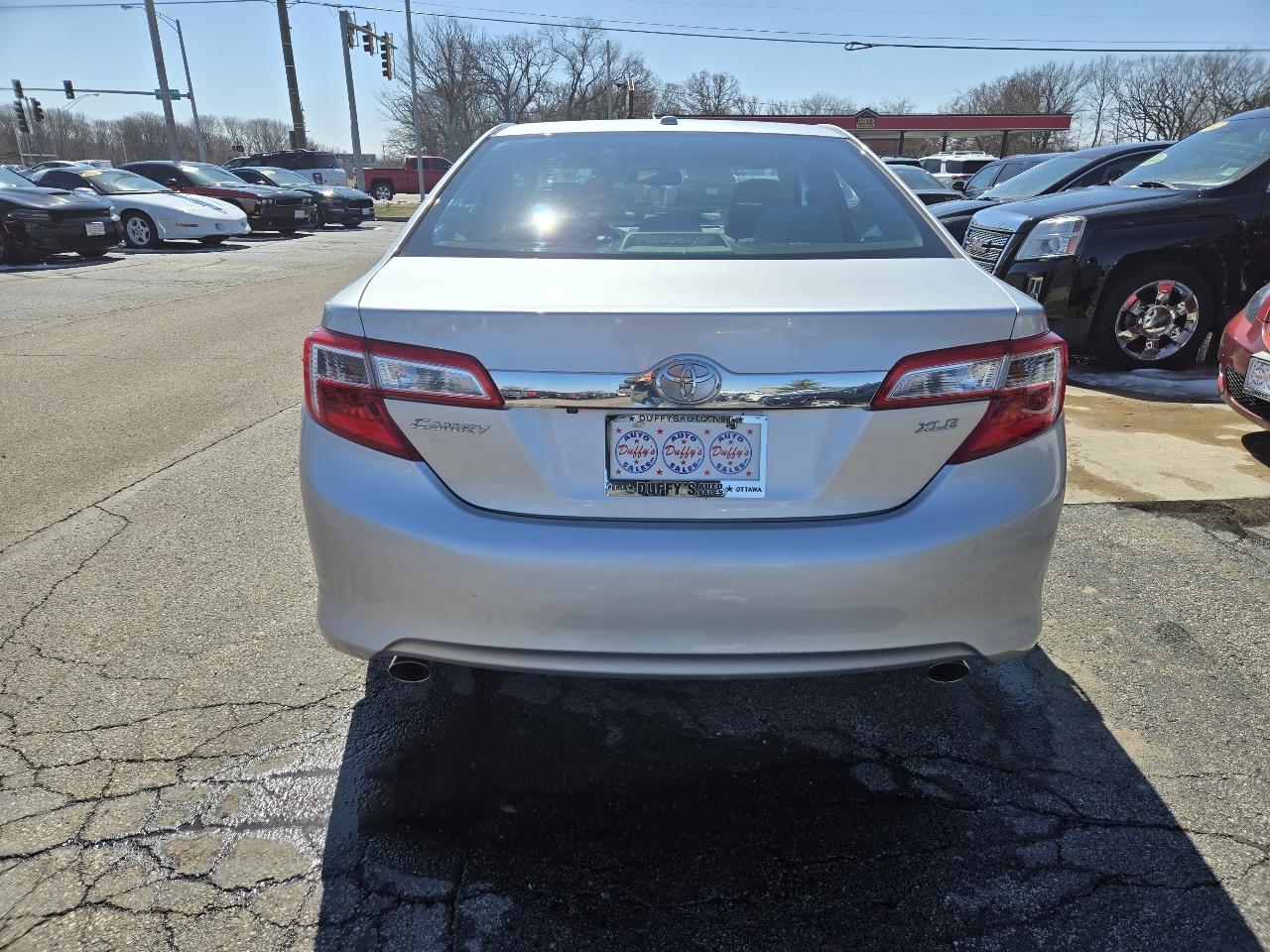Toyota Camry 4dr Sdn V6 Auto XLE (Natl) 2012