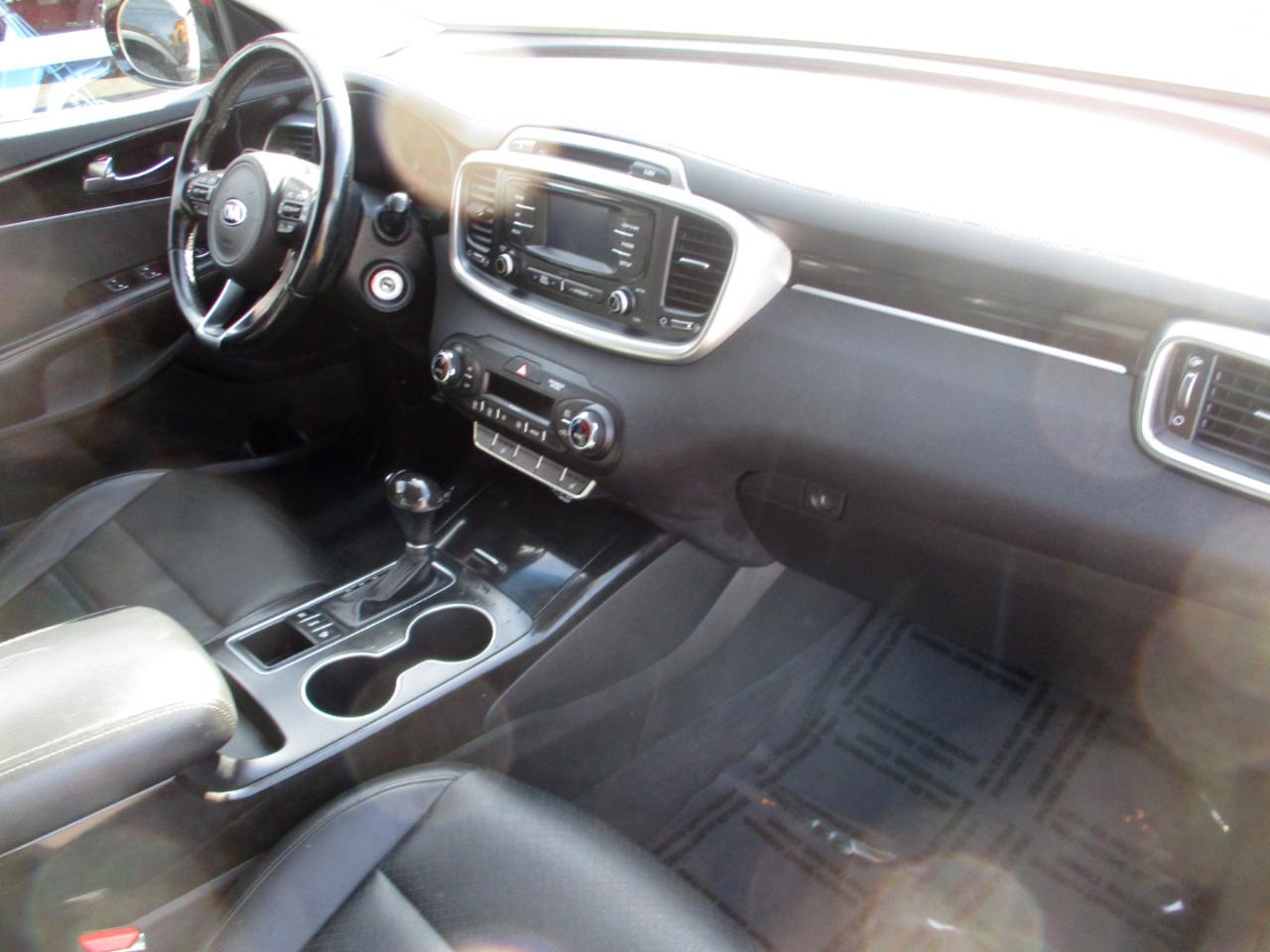 Kia Sorento AWD 4dr 3.3L EX 2016