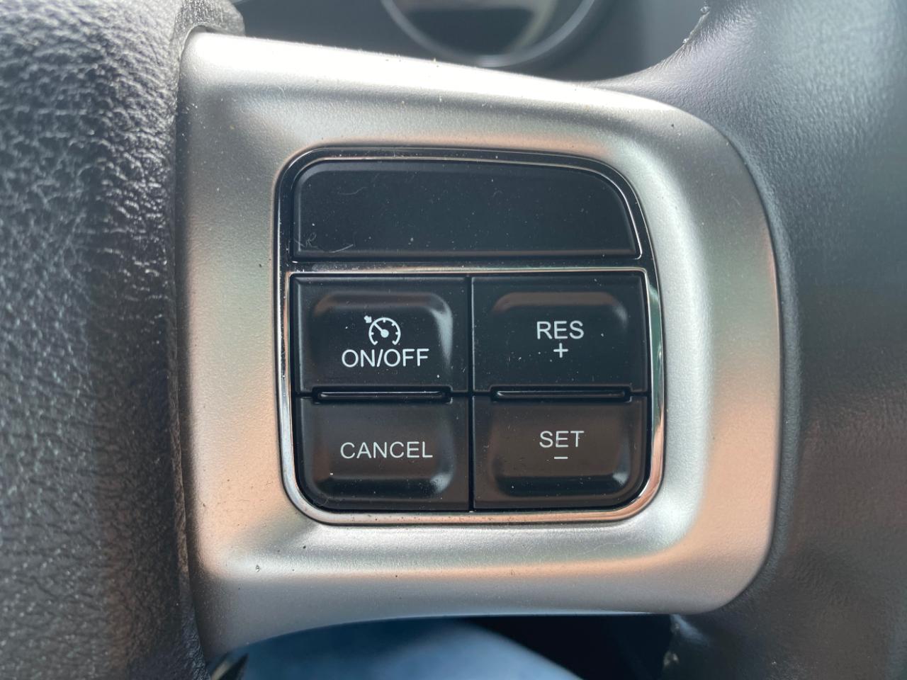 Dodge Challenger 2dr Cpe R/T Classic 2013