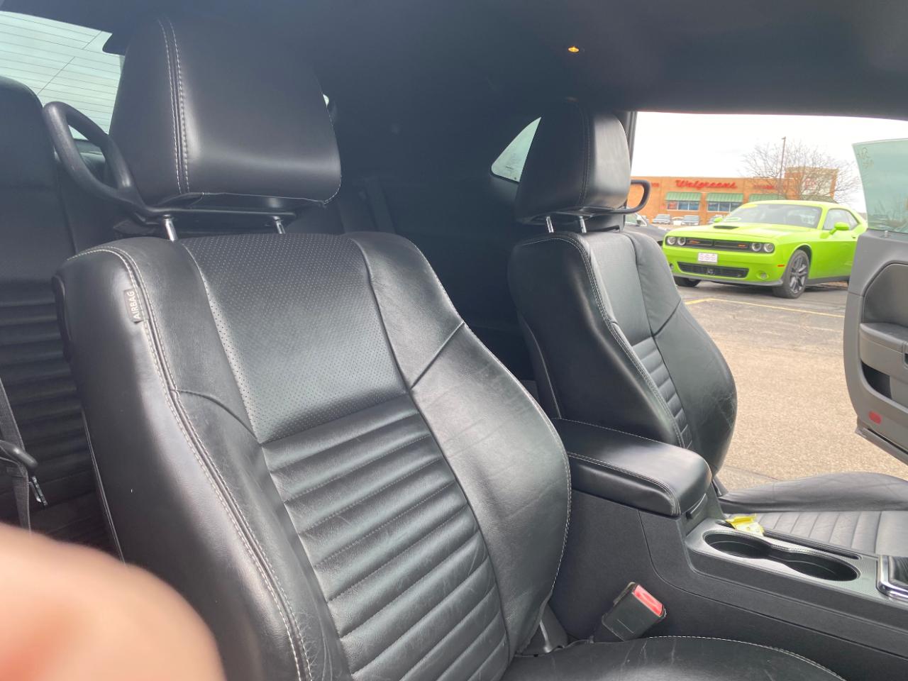 Dodge Challenger 2dr Cpe R/T Classic 2013