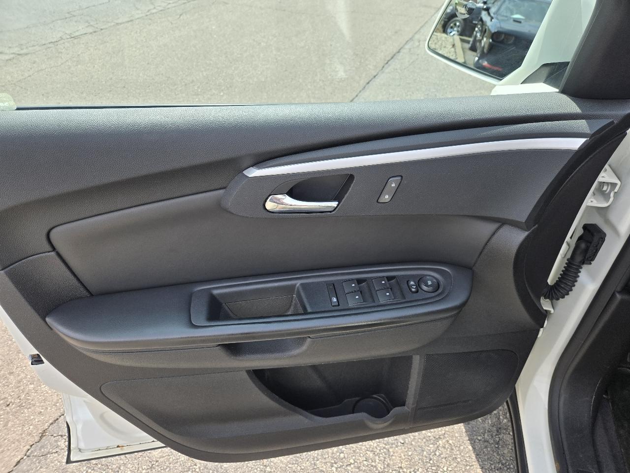 Chevrolet Traverse FWD 4dr LT w/1LT 2012