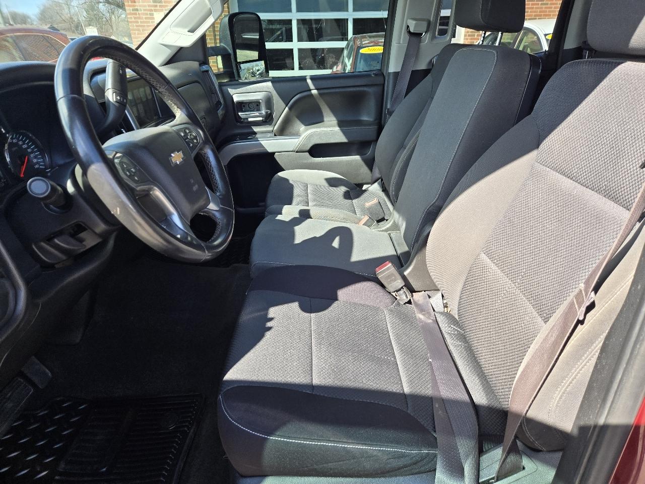 Chevrolet Silverado 2500HD 4WD Double Cab 144.2" LT 2015