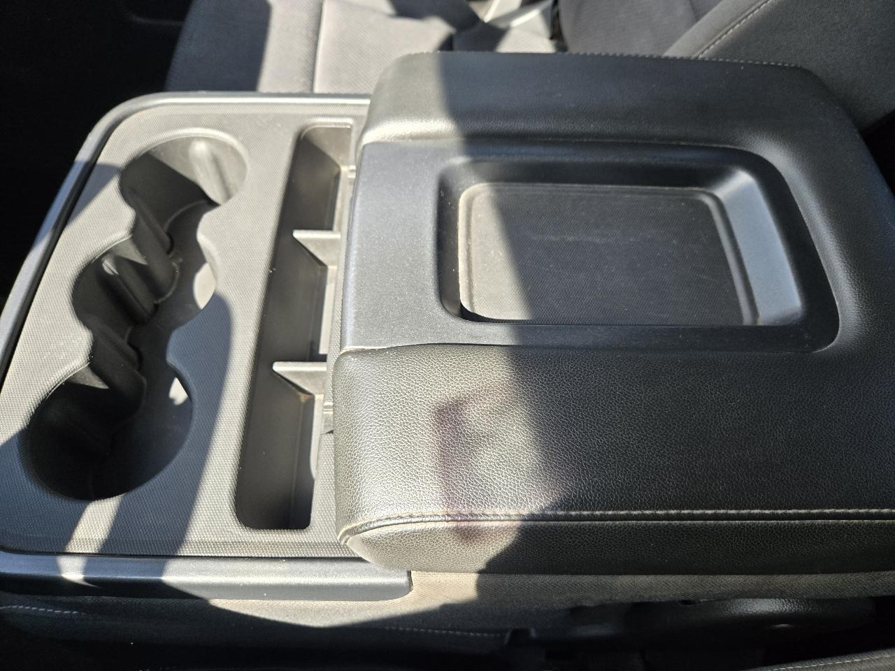 Chevrolet Silverado 2500HD 4WD Double Cab 144.2" LT 2015