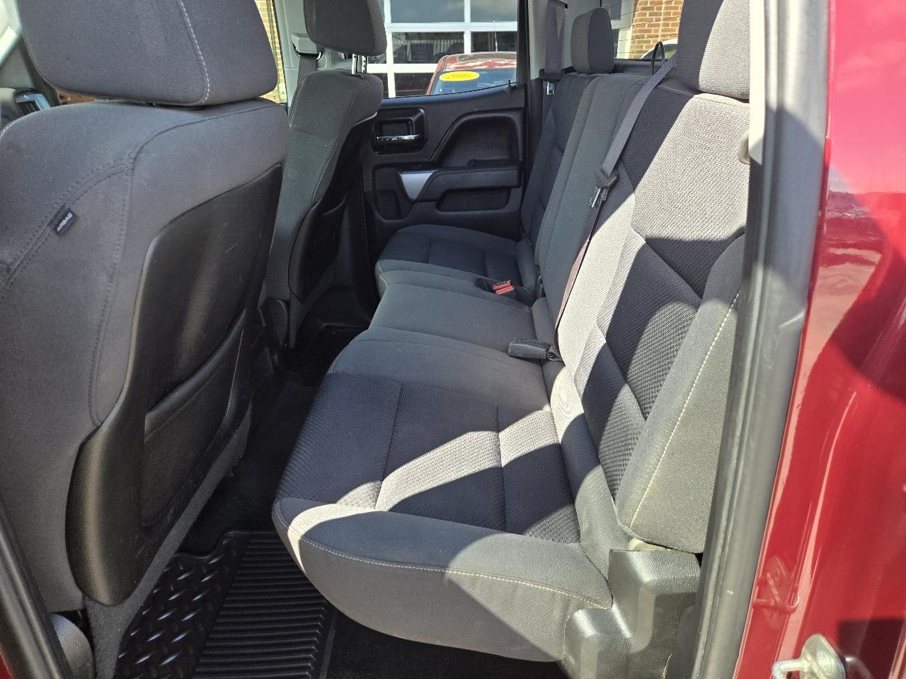 Chevrolet Silverado 2500HD 4WD Double Cab 144.2" LT 2015