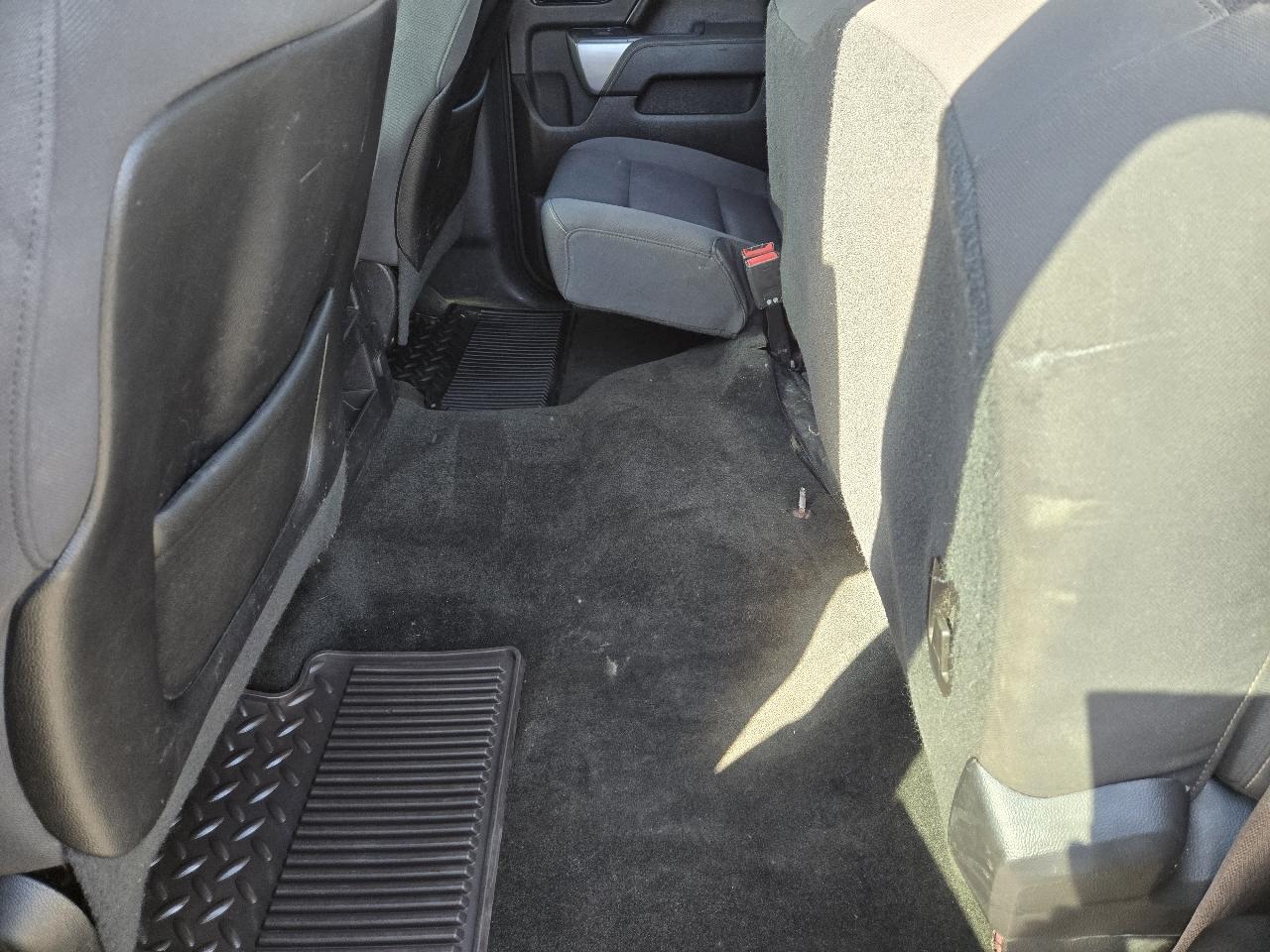 Chevrolet Silverado 2500HD 4WD Double Cab 144.2" LT 2015