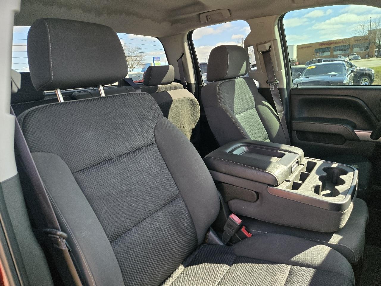 Chevrolet Silverado 2500HD 4WD Double Cab 144.2" LT 2015