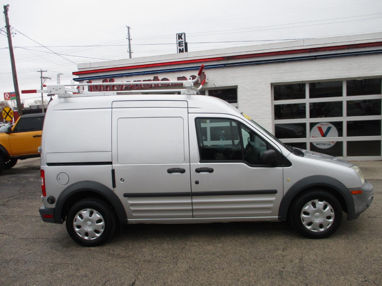 Ford Transit Connect 114.6" XL w/o side or rear door glass 2012