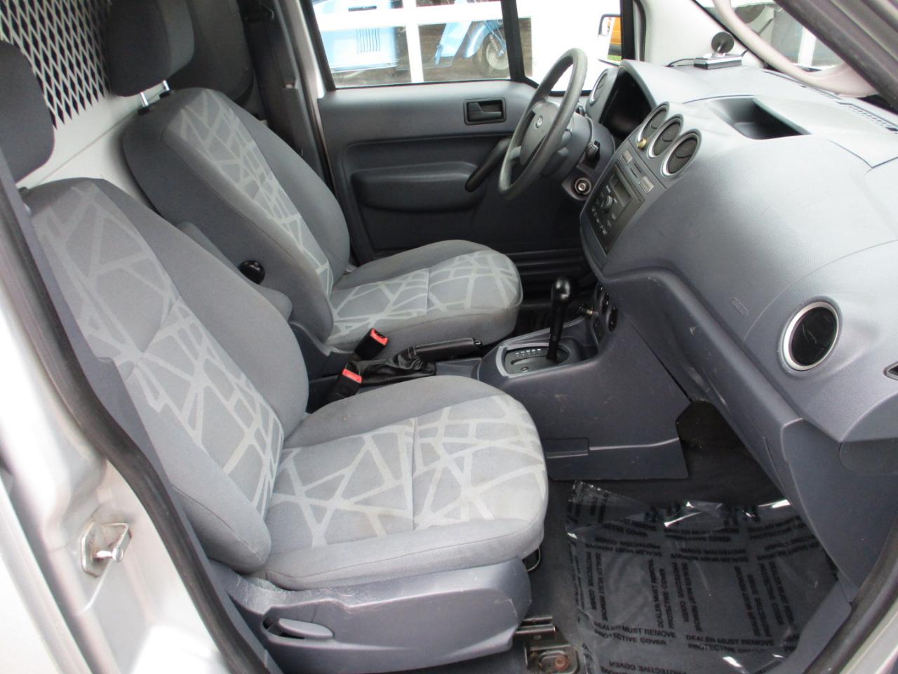 Ford Transit Connect 114.6" XL w/o side or rear door glass 2012
