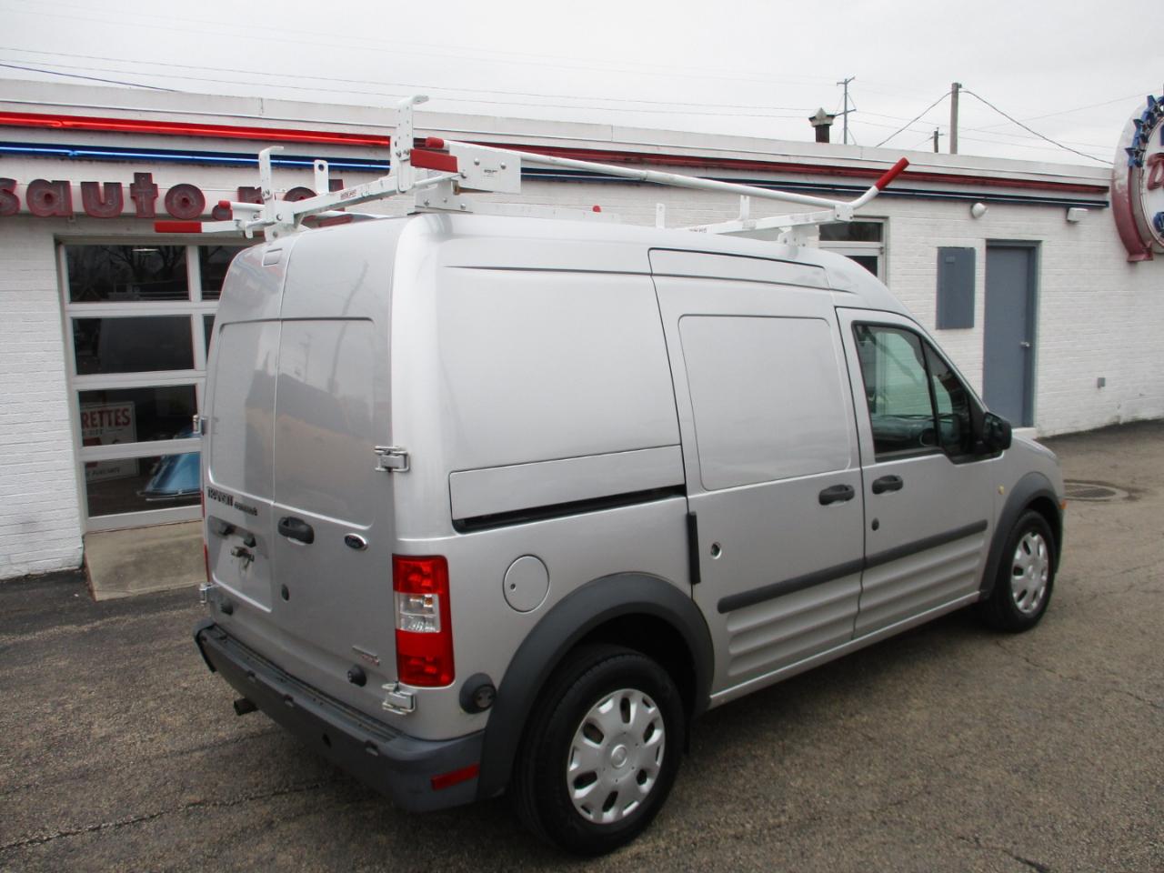 Ford Transit Connect 114.6" XL w/o side or rear door glass 2012