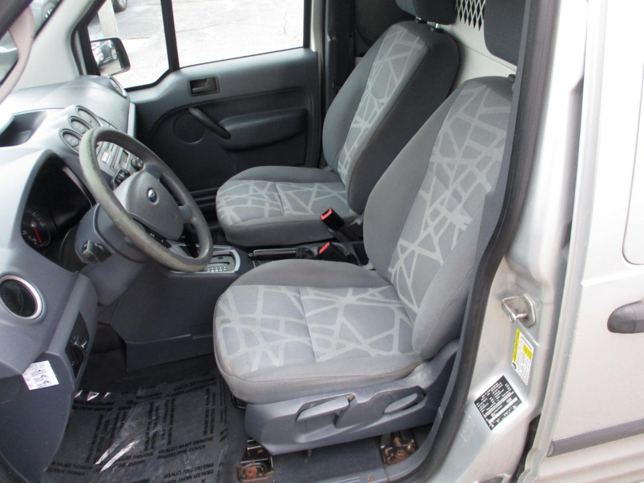 Ford Transit Connect 114.6" XL w/o side or rear door glass 2012