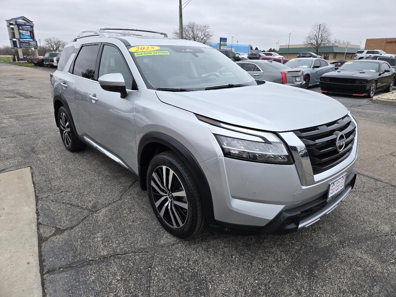 Nissan Pathfinder Platinum 4WD 2025