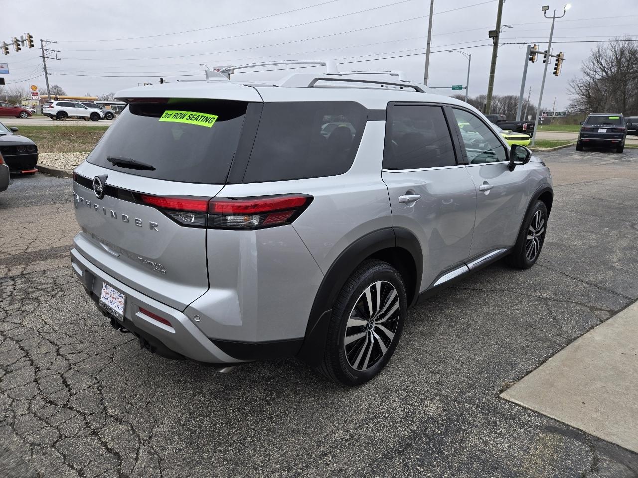 Nissan Pathfinder Platinum 4WD 2025