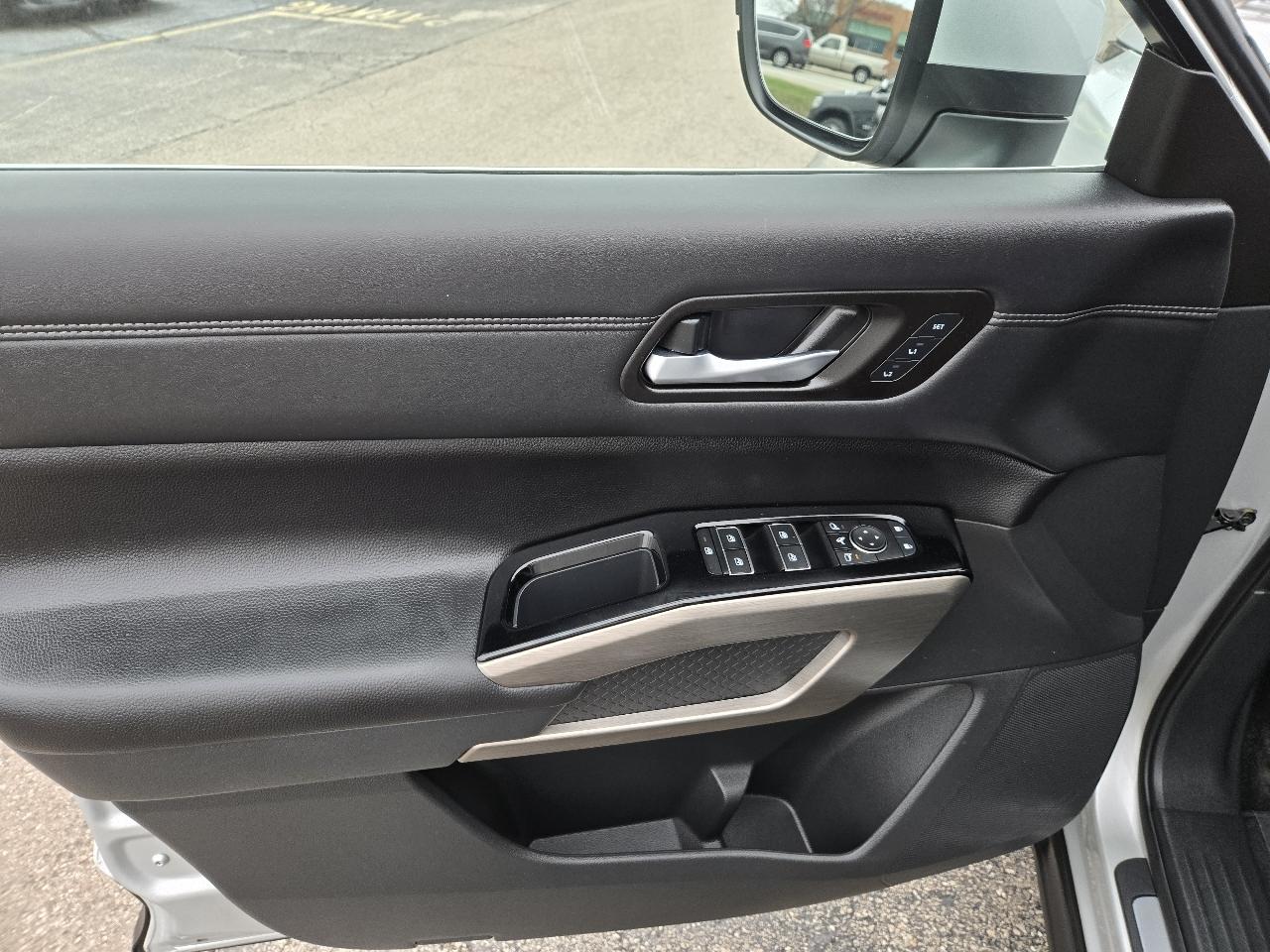 Nissan Pathfinder Platinum 4WD 2025