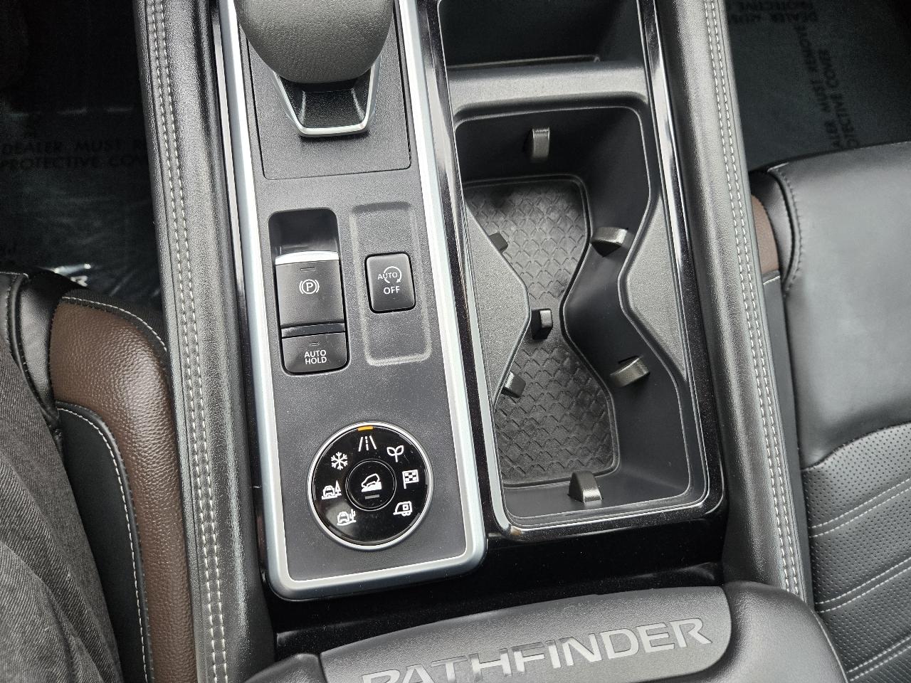 Nissan Pathfinder Platinum 4WD 2025