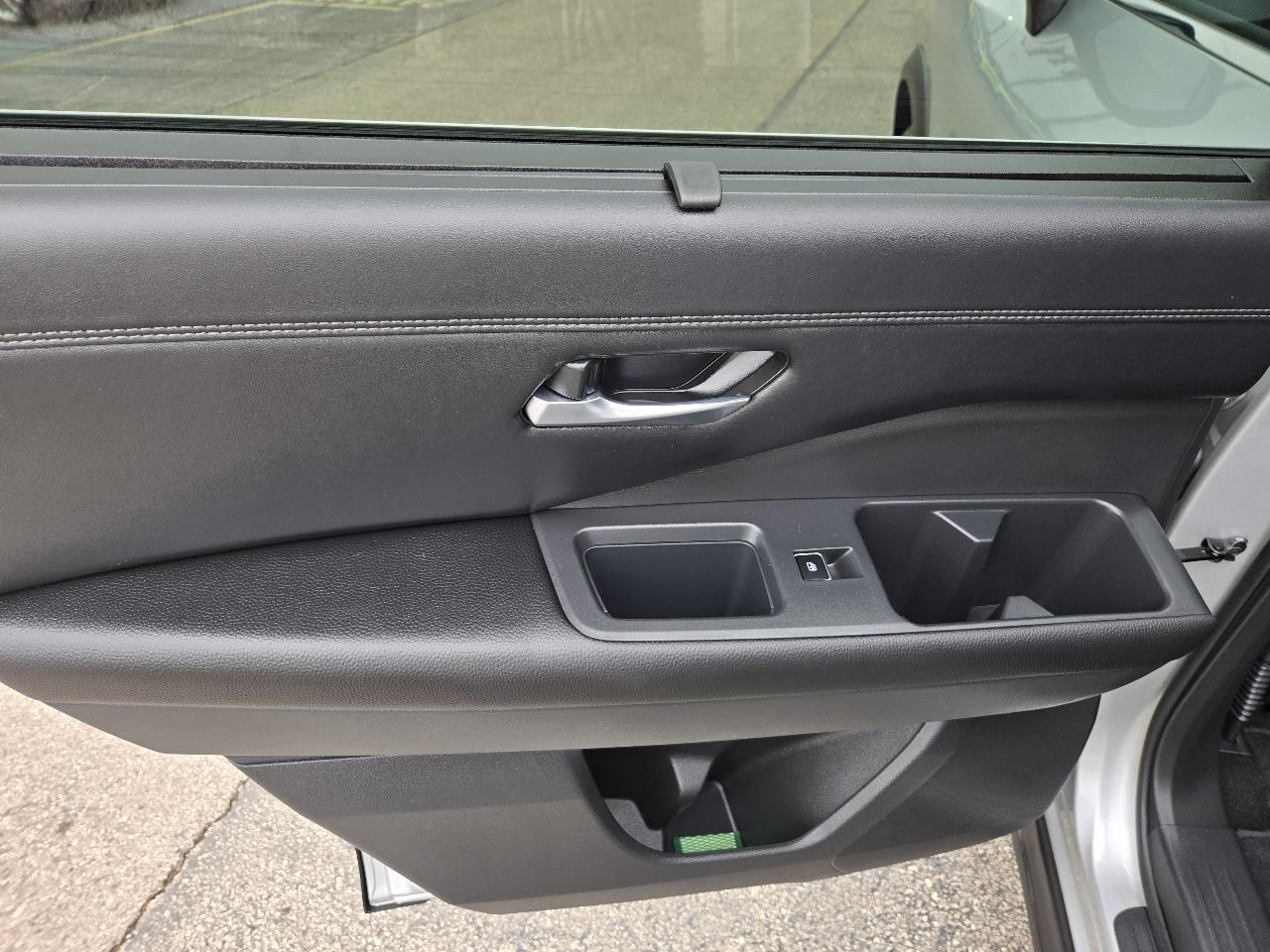 Nissan Pathfinder Platinum 4WD 2025