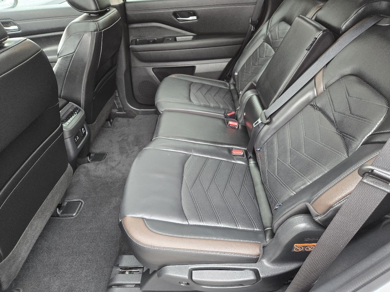 Nissan Pathfinder Platinum 4WD 2025