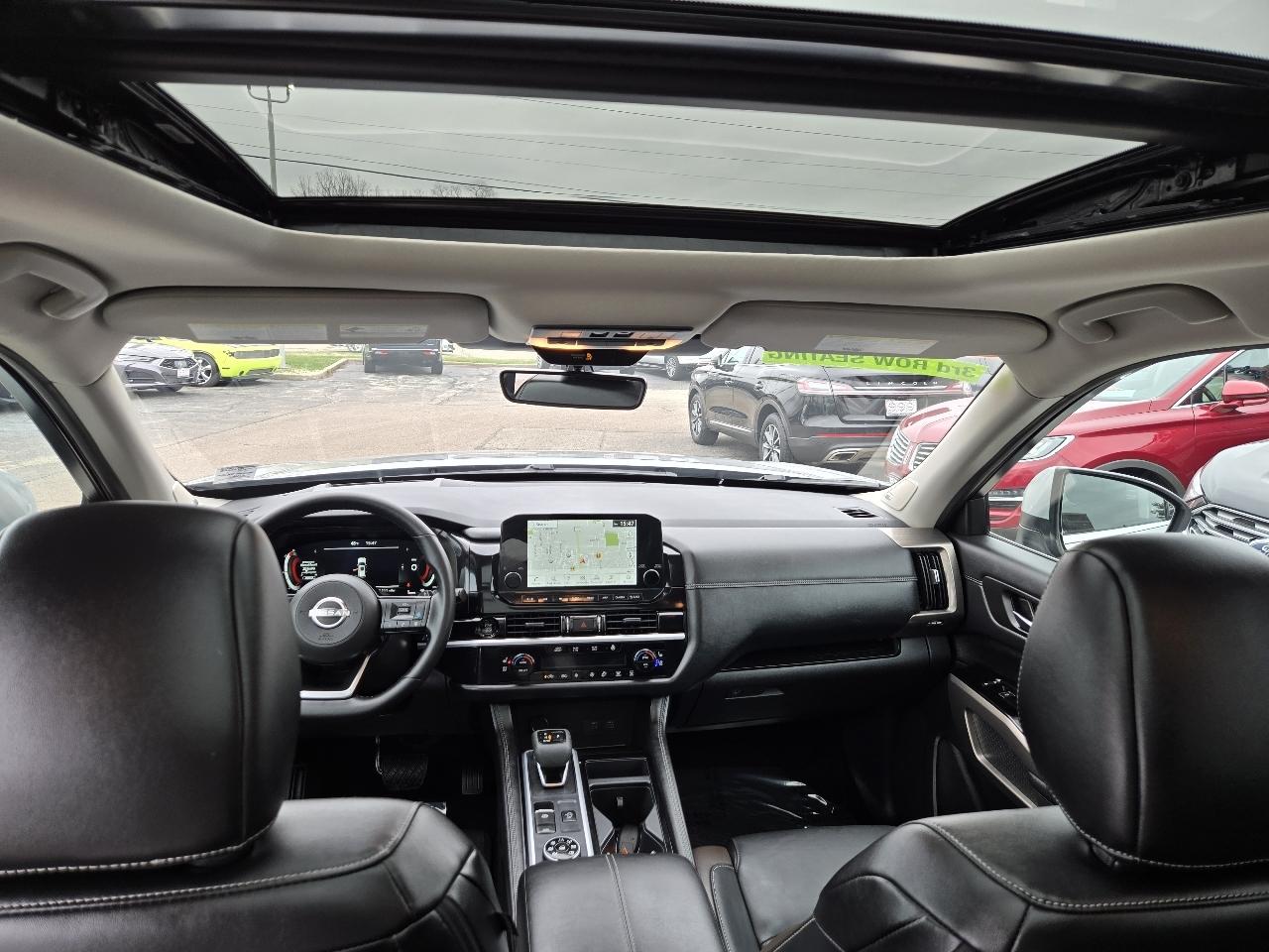 Nissan Pathfinder Platinum 4WD 2025