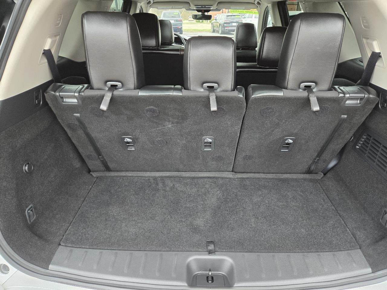 Nissan Pathfinder Platinum 4WD 2025