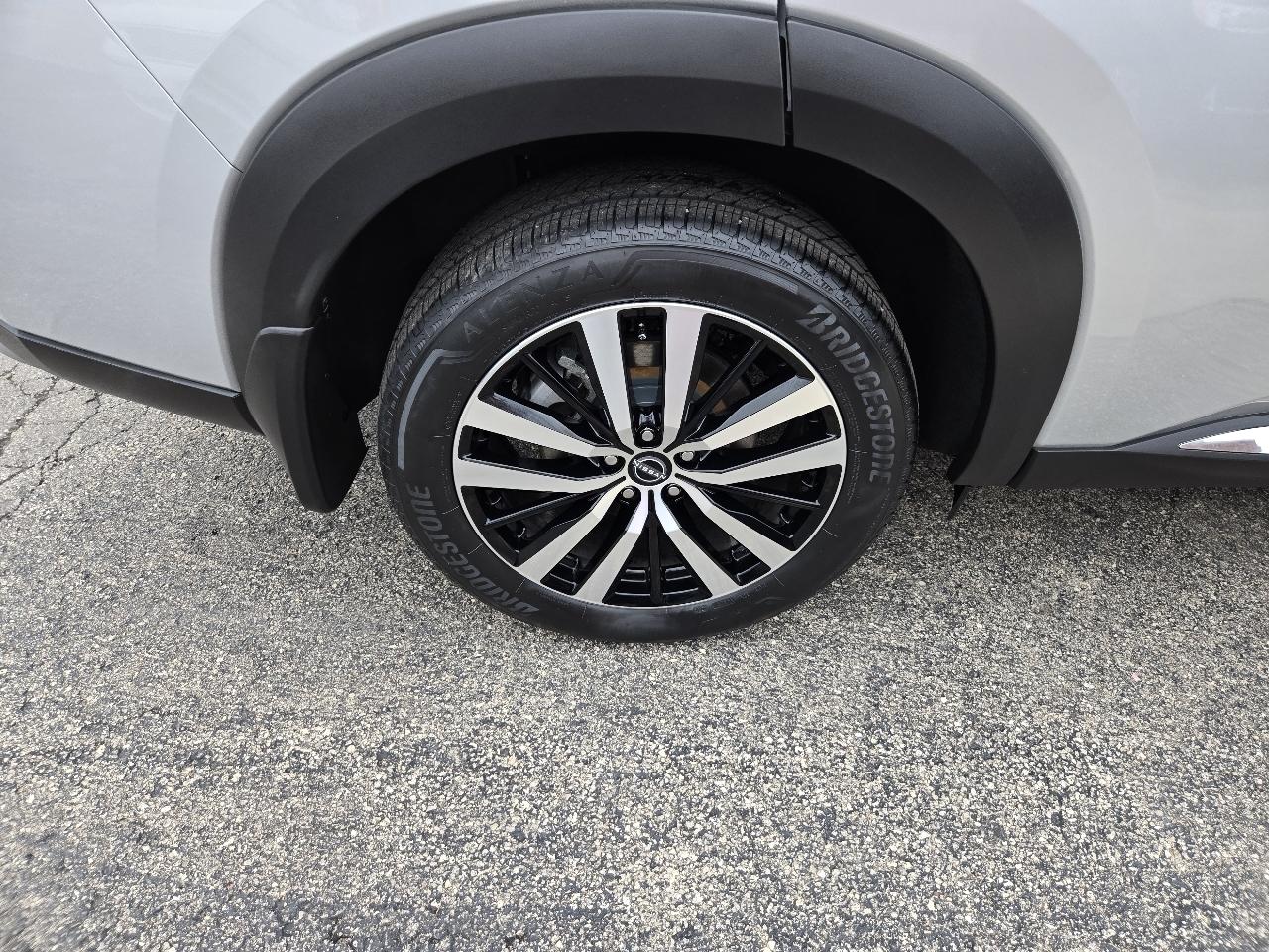 Nissan Pathfinder Platinum 4WD 2025