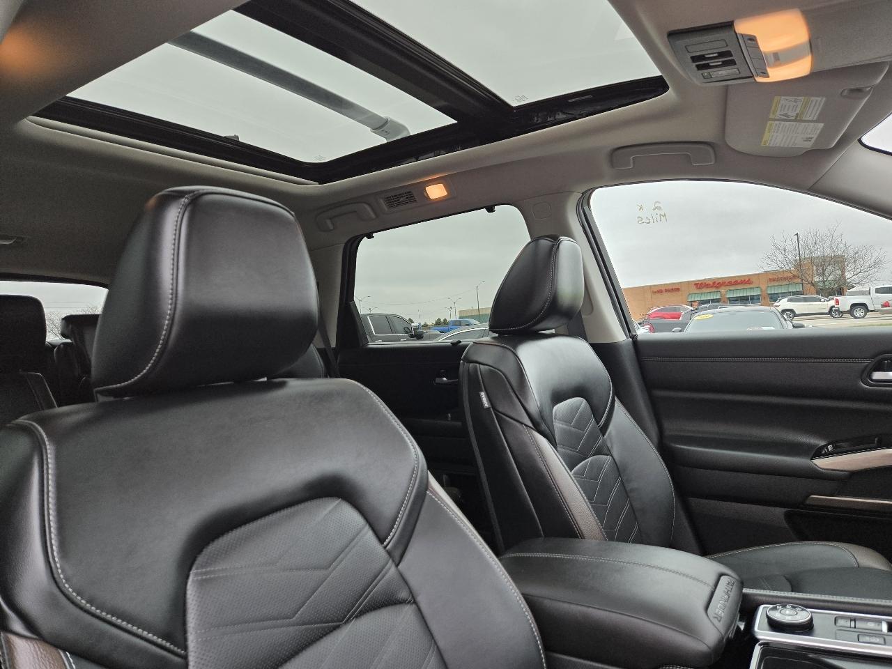 Nissan Pathfinder Platinum 4WD 2025