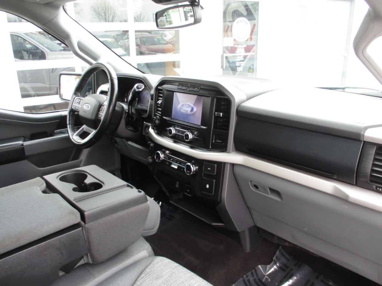 Ford F-150 XLT 4WD Reg Cab 8' Box 2021