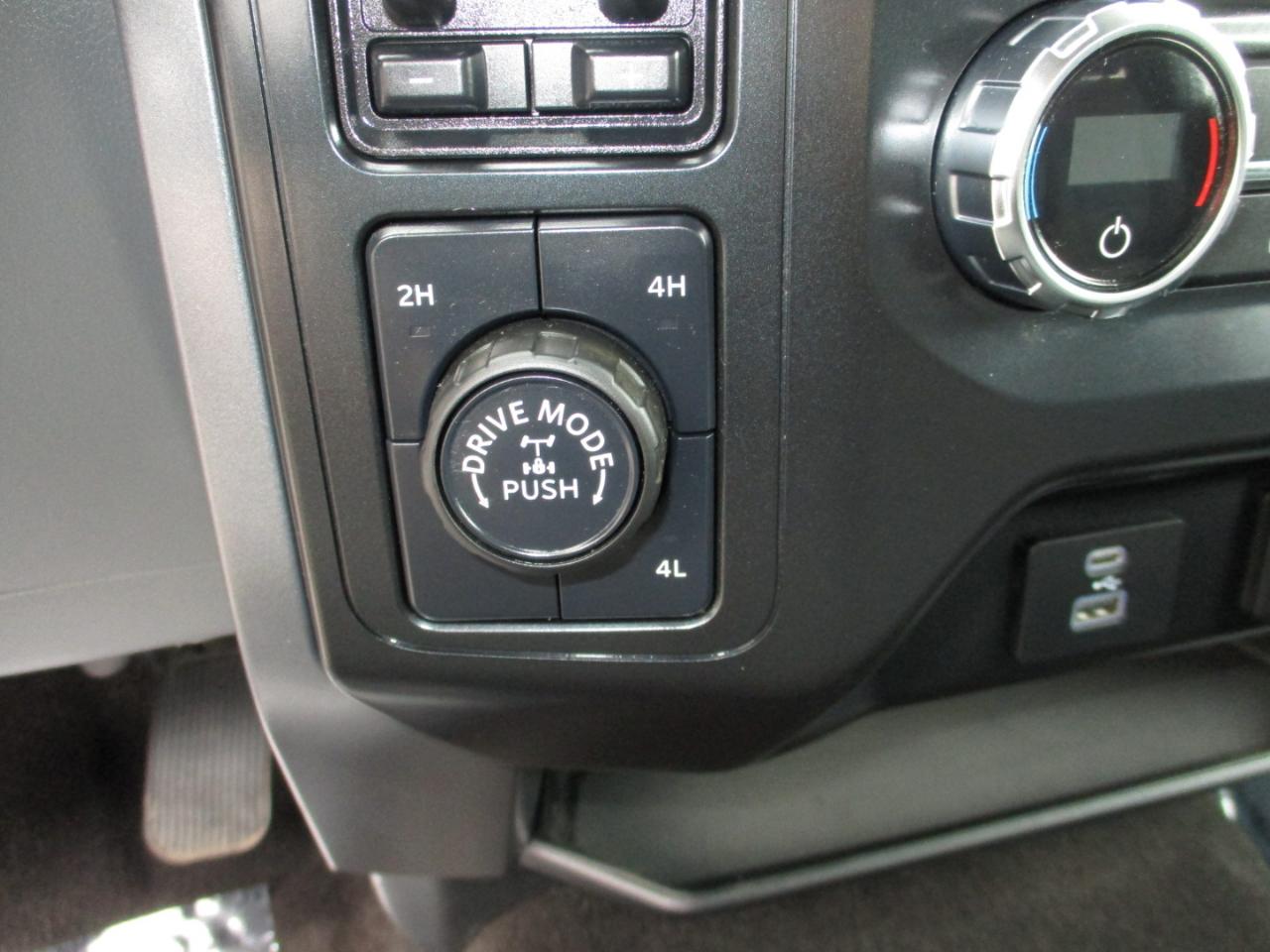 Ford F-150 XLT 4WD Reg Cab 8' Box 2021