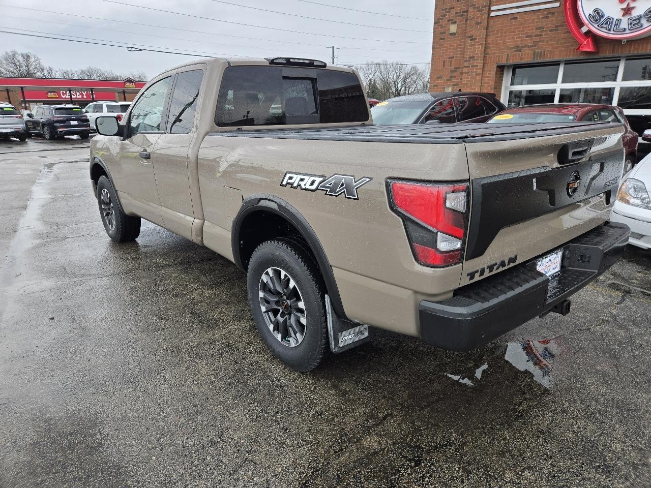 Nissan Titan 4x4 King Cab PRO-4X 2020