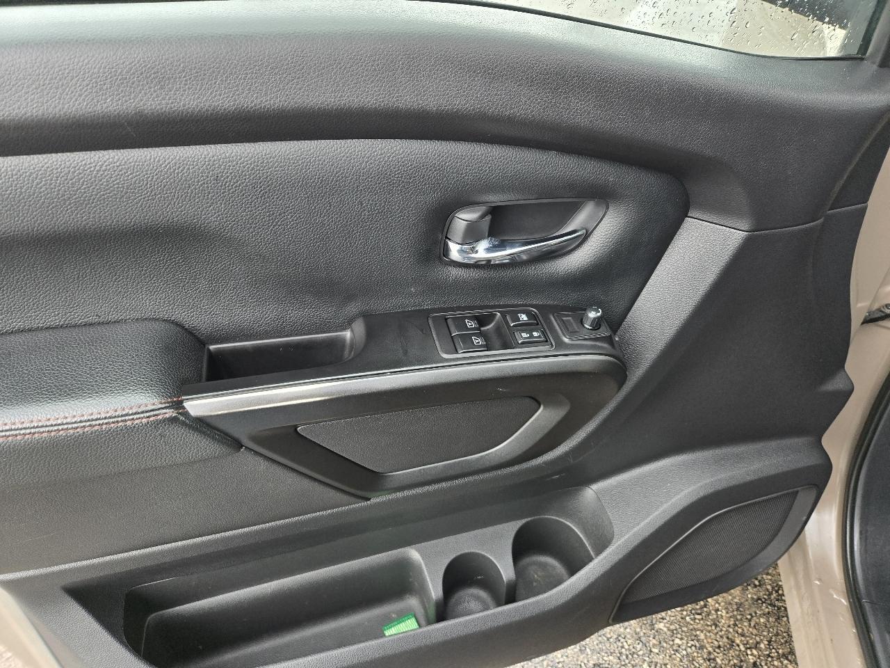 Nissan Titan 4x4 King Cab PRO-4X 2020