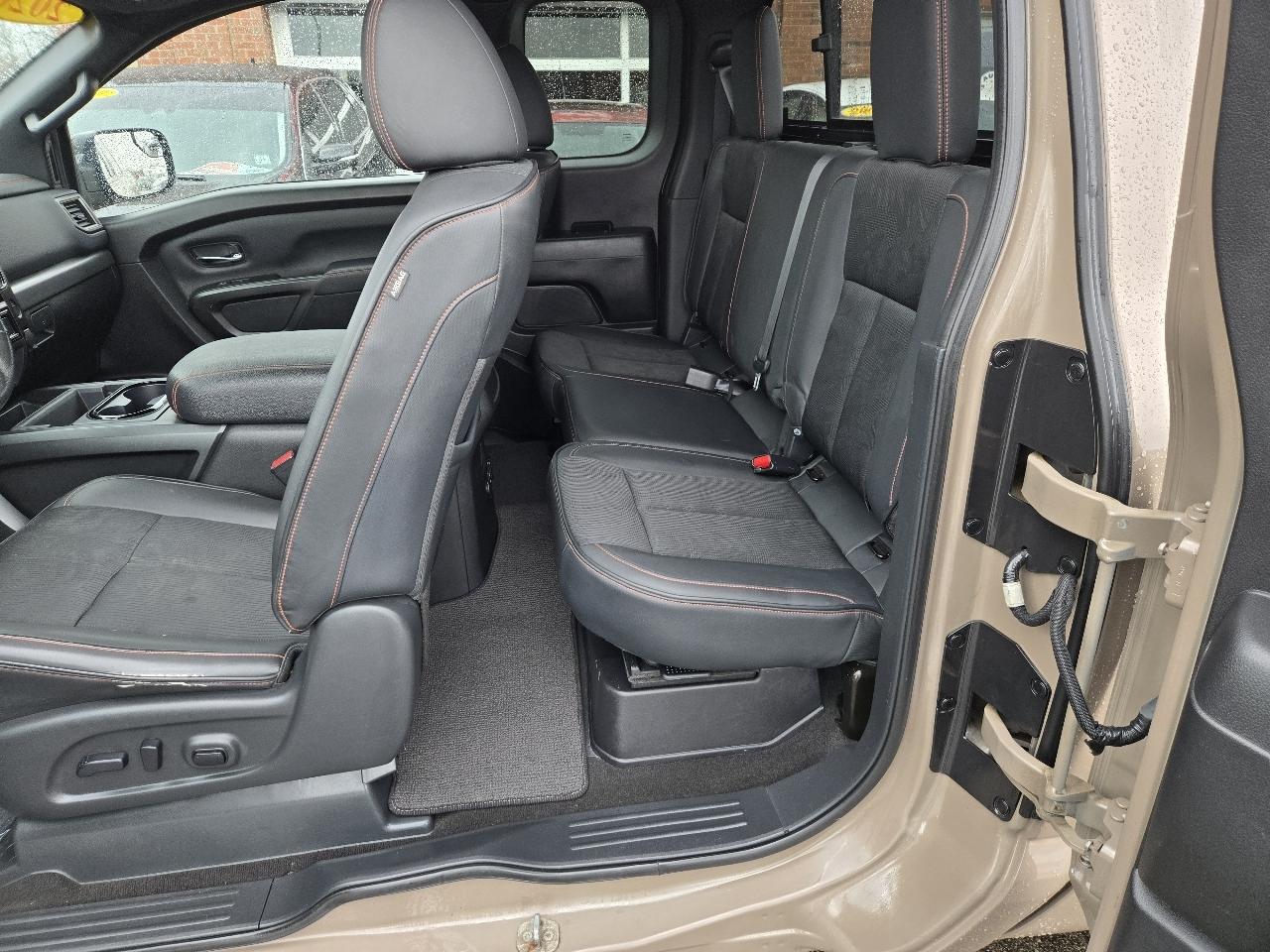 Nissan Titan 4x4 King Cab PRO-4X 2020