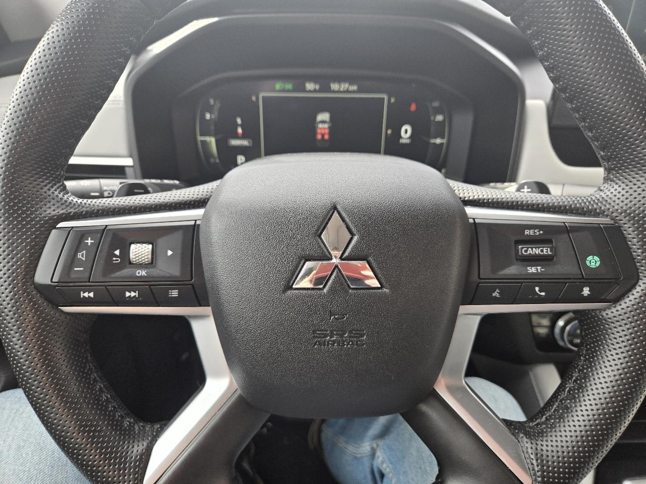 Mitsubishi Outlander SEL FWD 2025