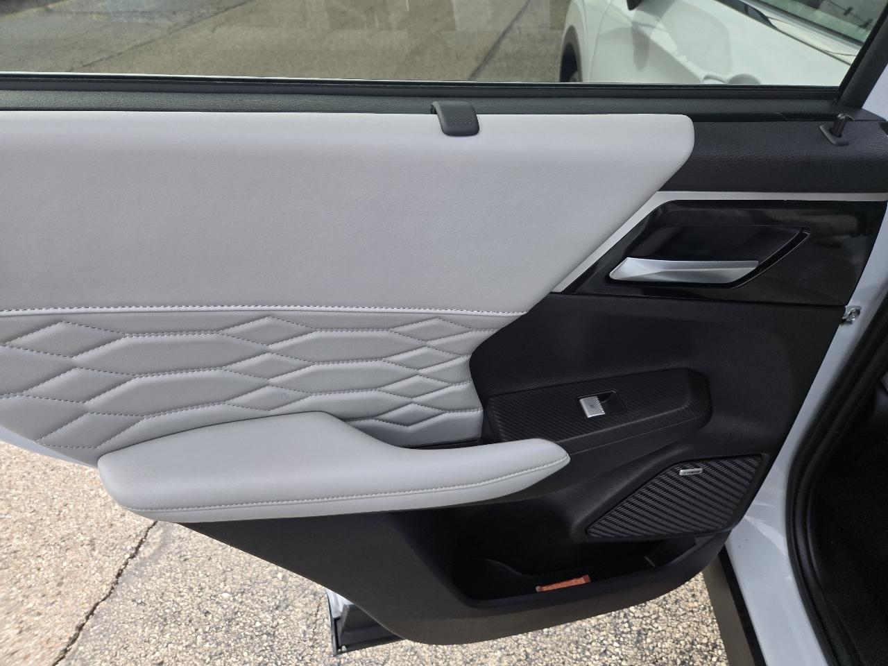 Mitsubishi Outlander SEL FWD 2025