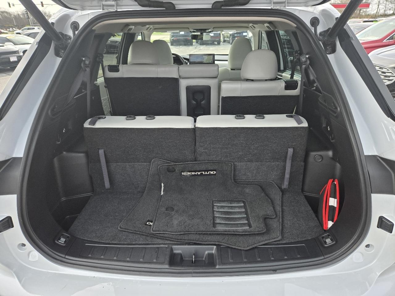 Mitsubishi Outlander SEL FWD 2025