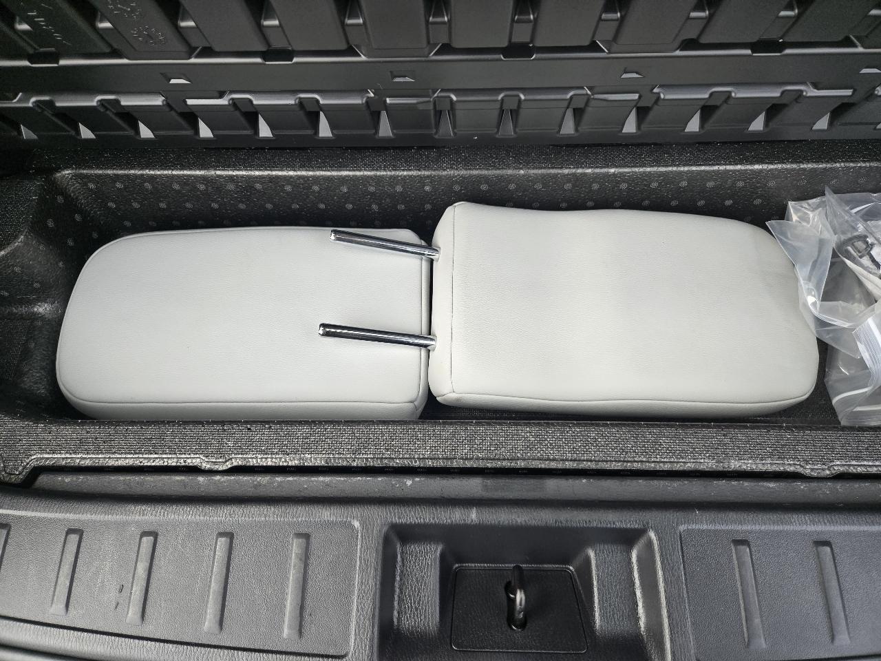 Mitsubishi Outlander SEL FWD 2025