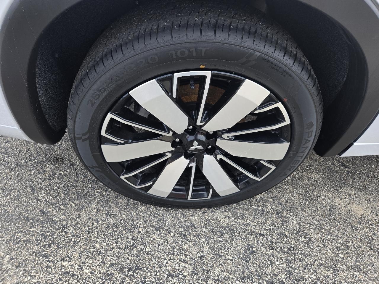 Mitsubishi Outlander SEL FWD 2025