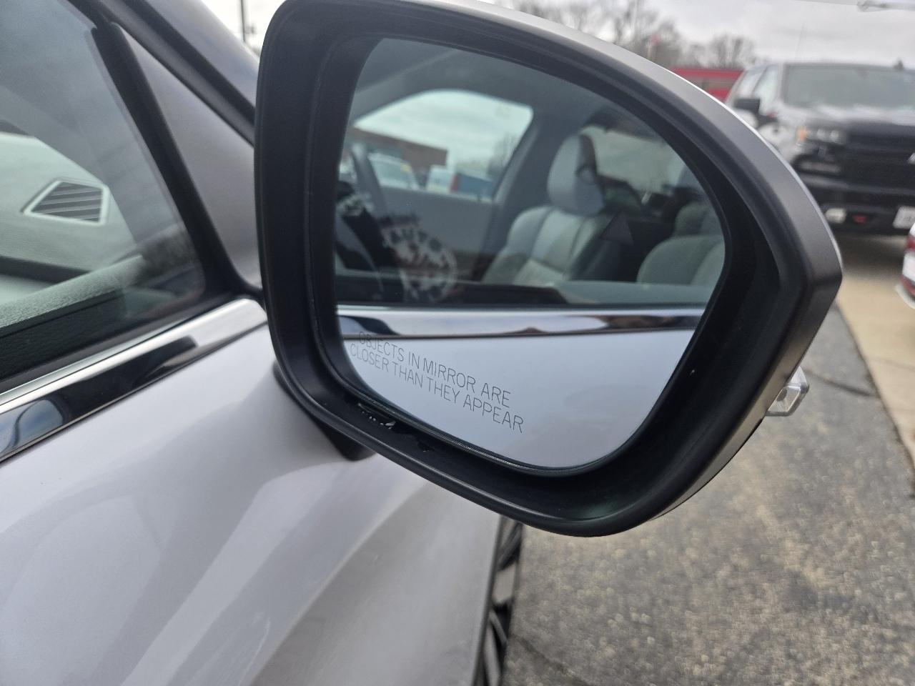 Mitsubishi Outlander SEL FWD 2025