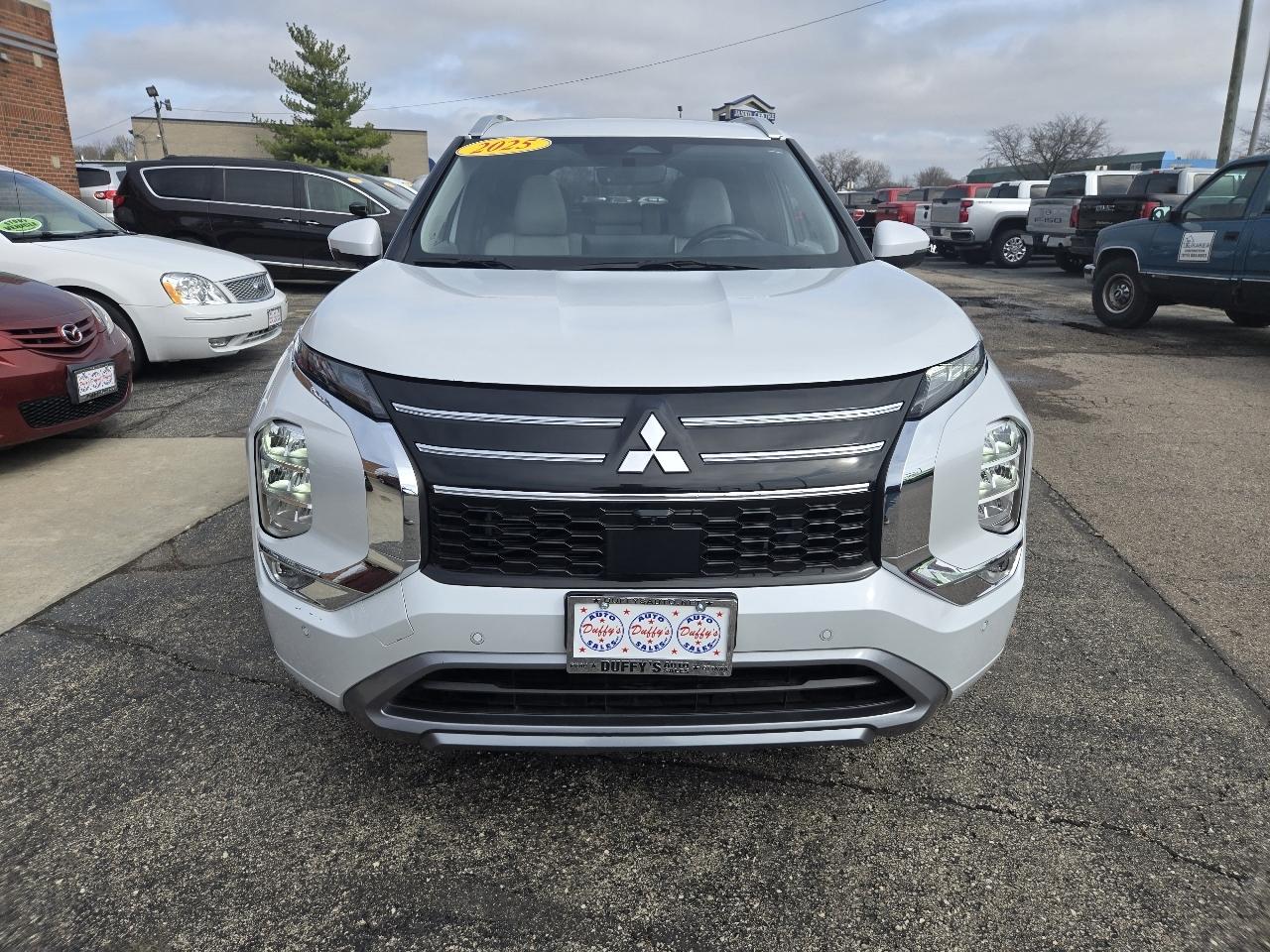 Mitsubishi Outlander SEL FWD 2025