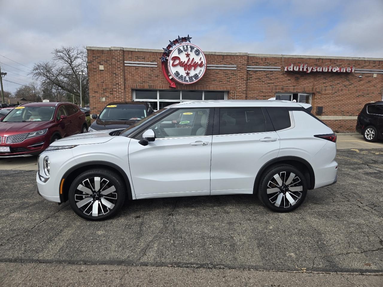 Mitsubishi Outlander SEL FWD 2025