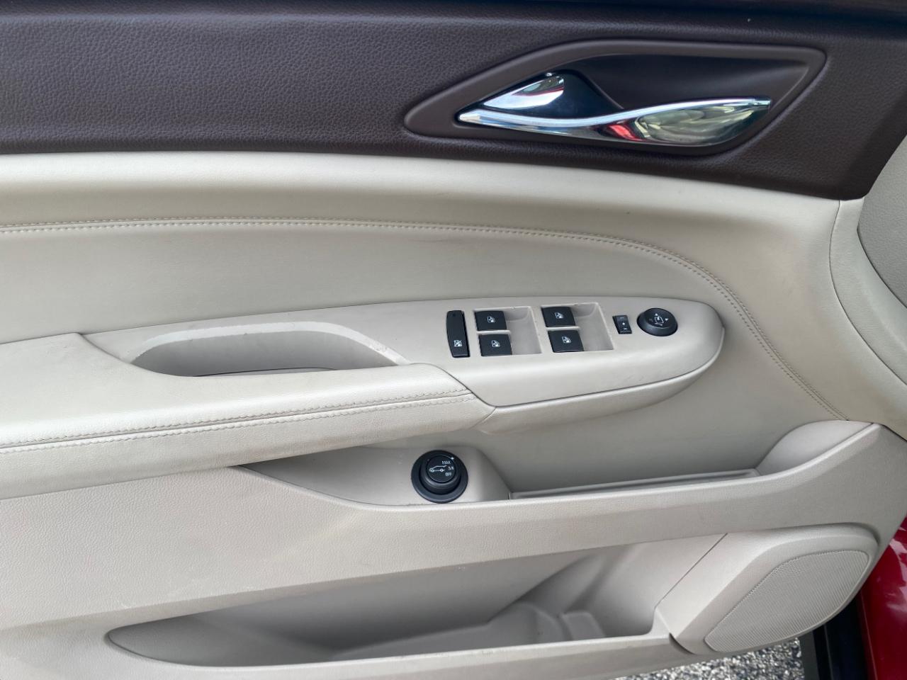 Cadillac SRX AWD 4dr Luxury Collection 2010