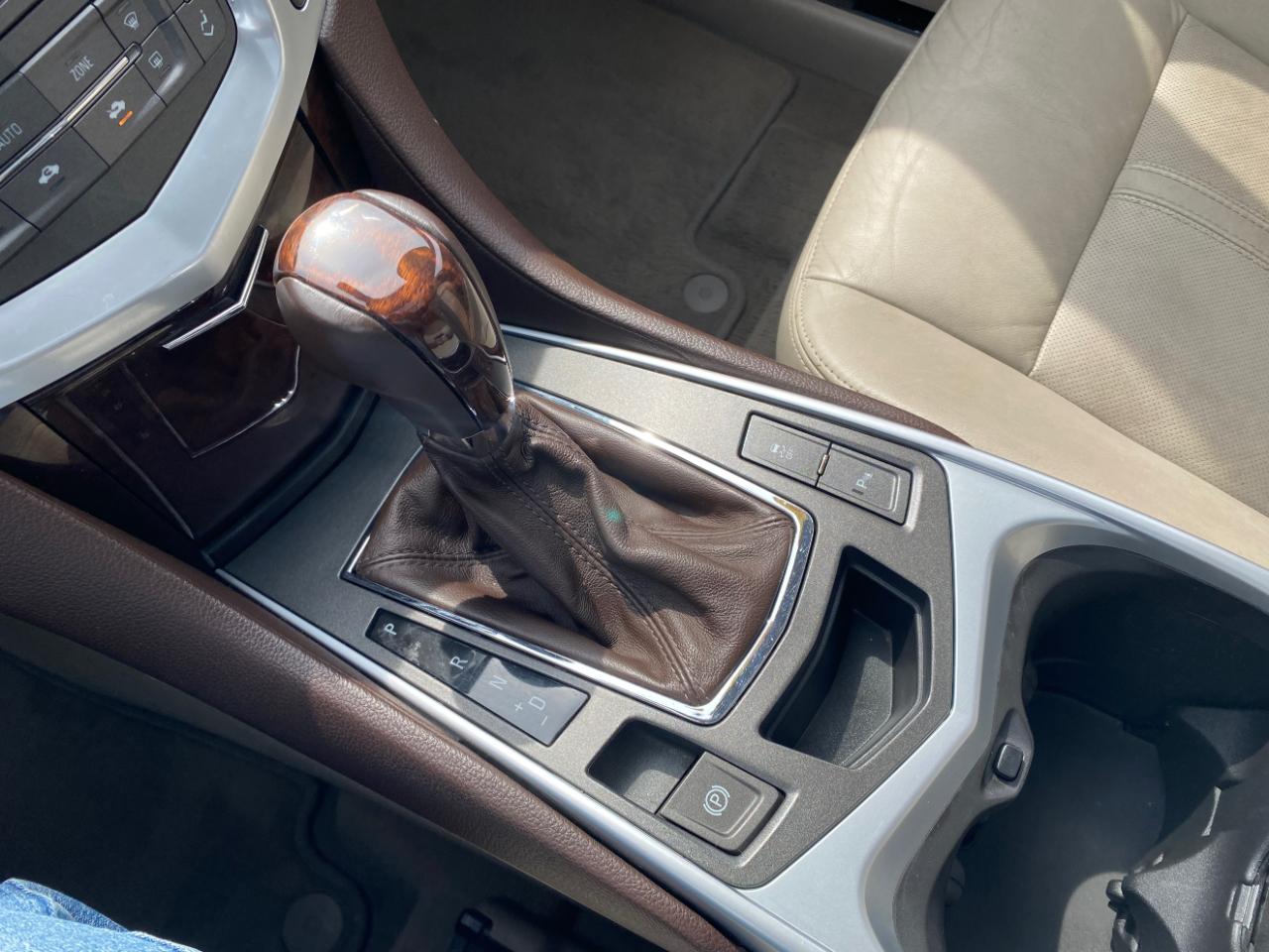 Cadillac SRX AWD 4dr Luxury Collection 2010