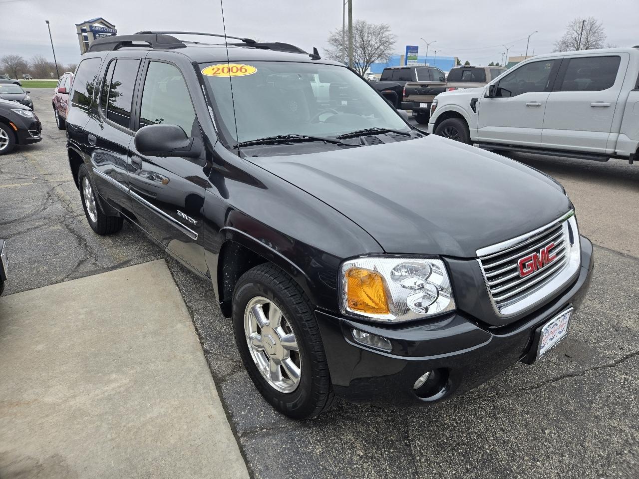 GMC Envoy XL 4dr 4WD SLE 2006