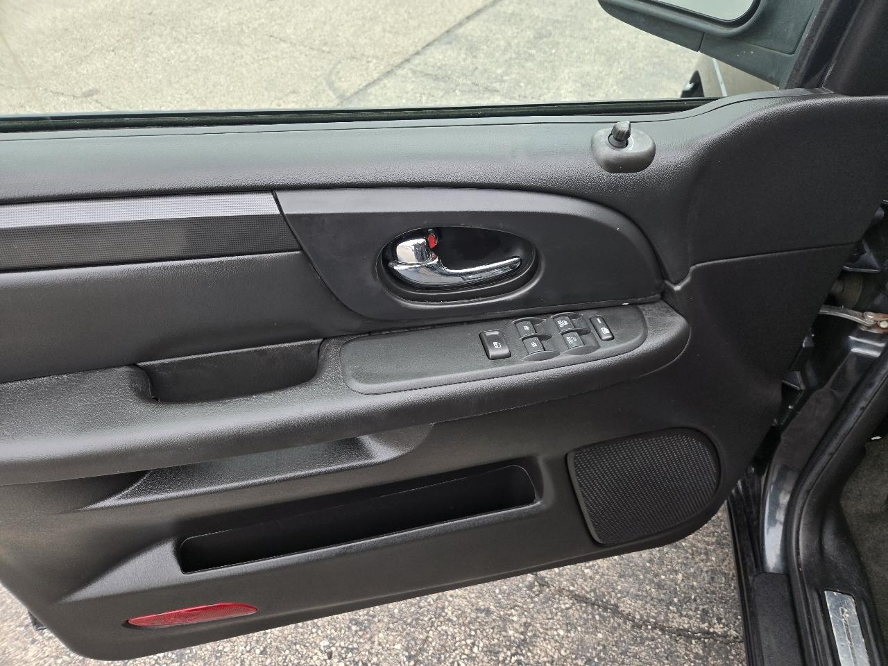 GMC Envoy XL 4dr 4WD SLE 2006