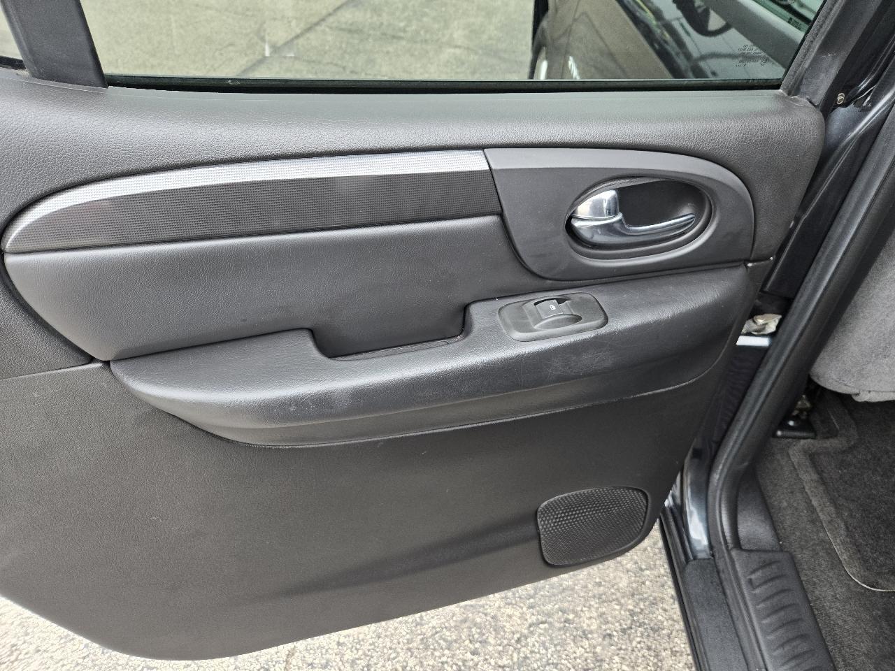 GMC Envoy XL 4dr 4WD SLE 2006