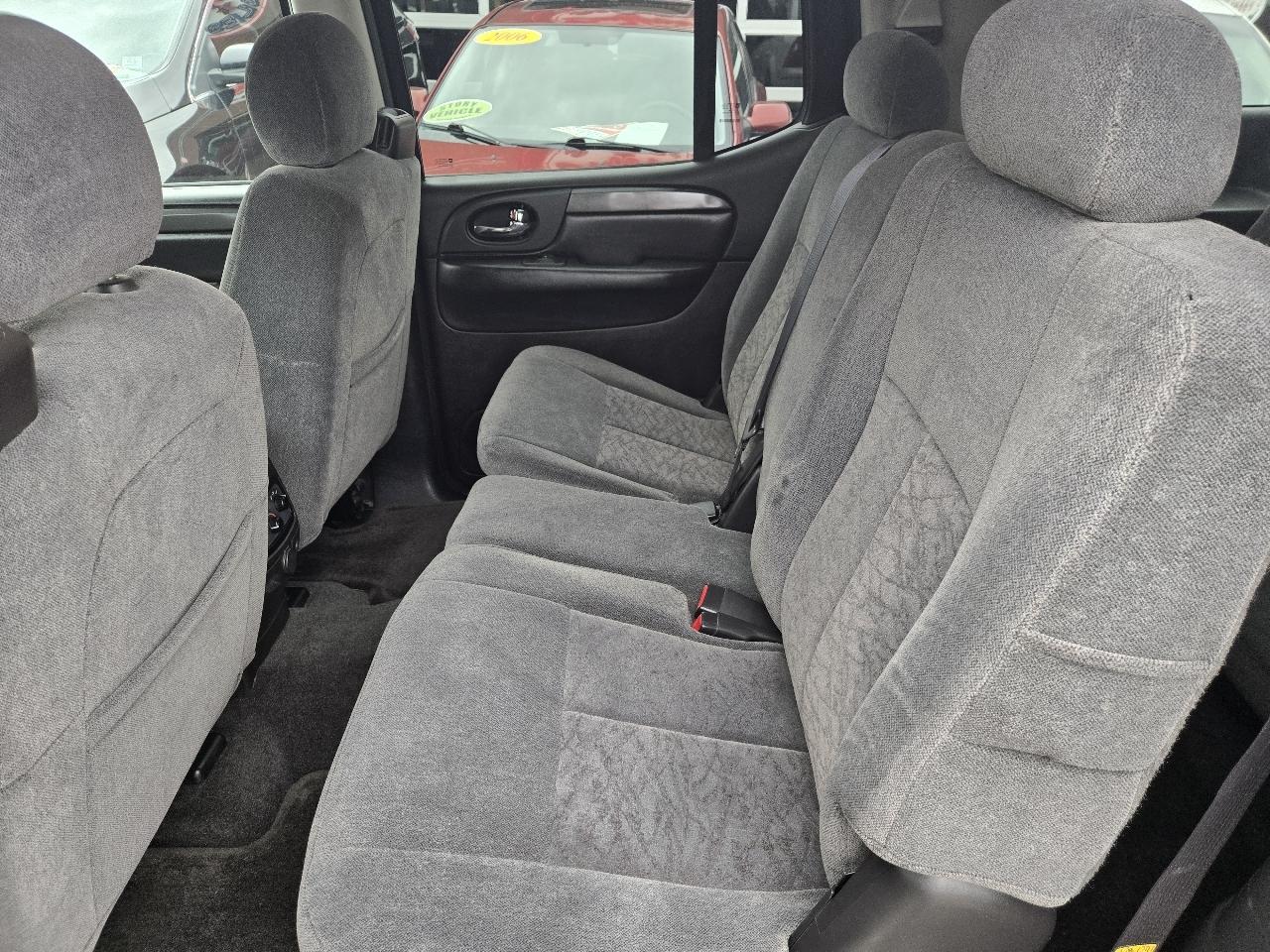 GMC Envoy XL 4dr 4WD SLE 2006