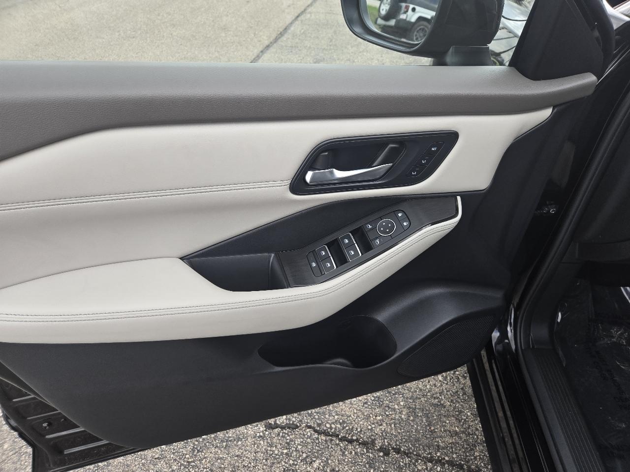 Nissan Rogue AWD SL 2025