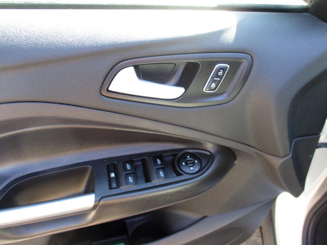 Ford Escape FWD 4dr SE 2016