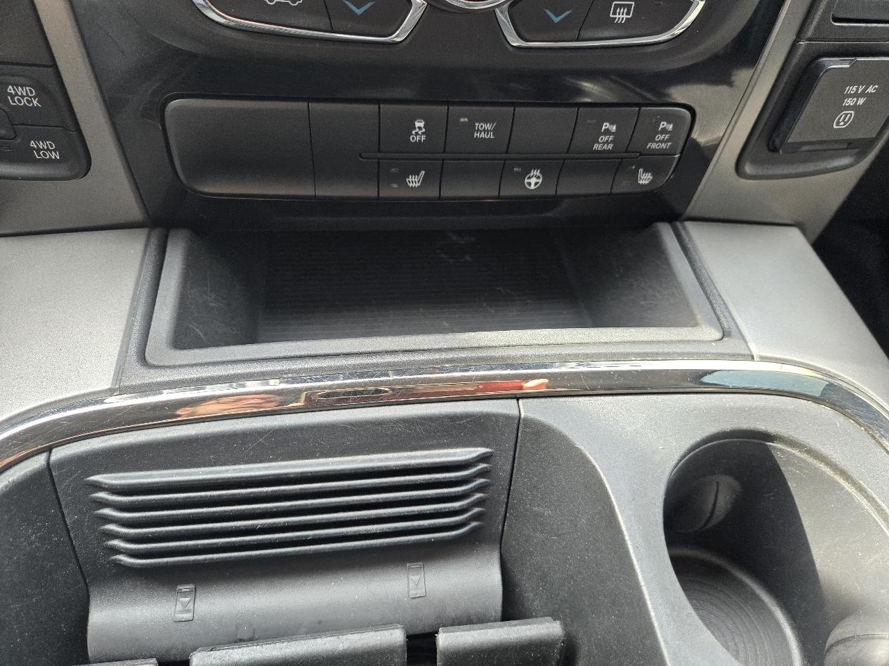 RAM 1500 4WD Crew Cab 140.5" Sport 2016