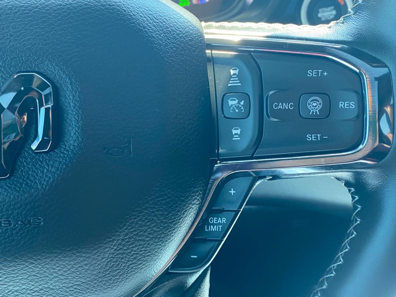 RAM 1500 Limited 4x4 Crew Cab 5'7" Box 2025