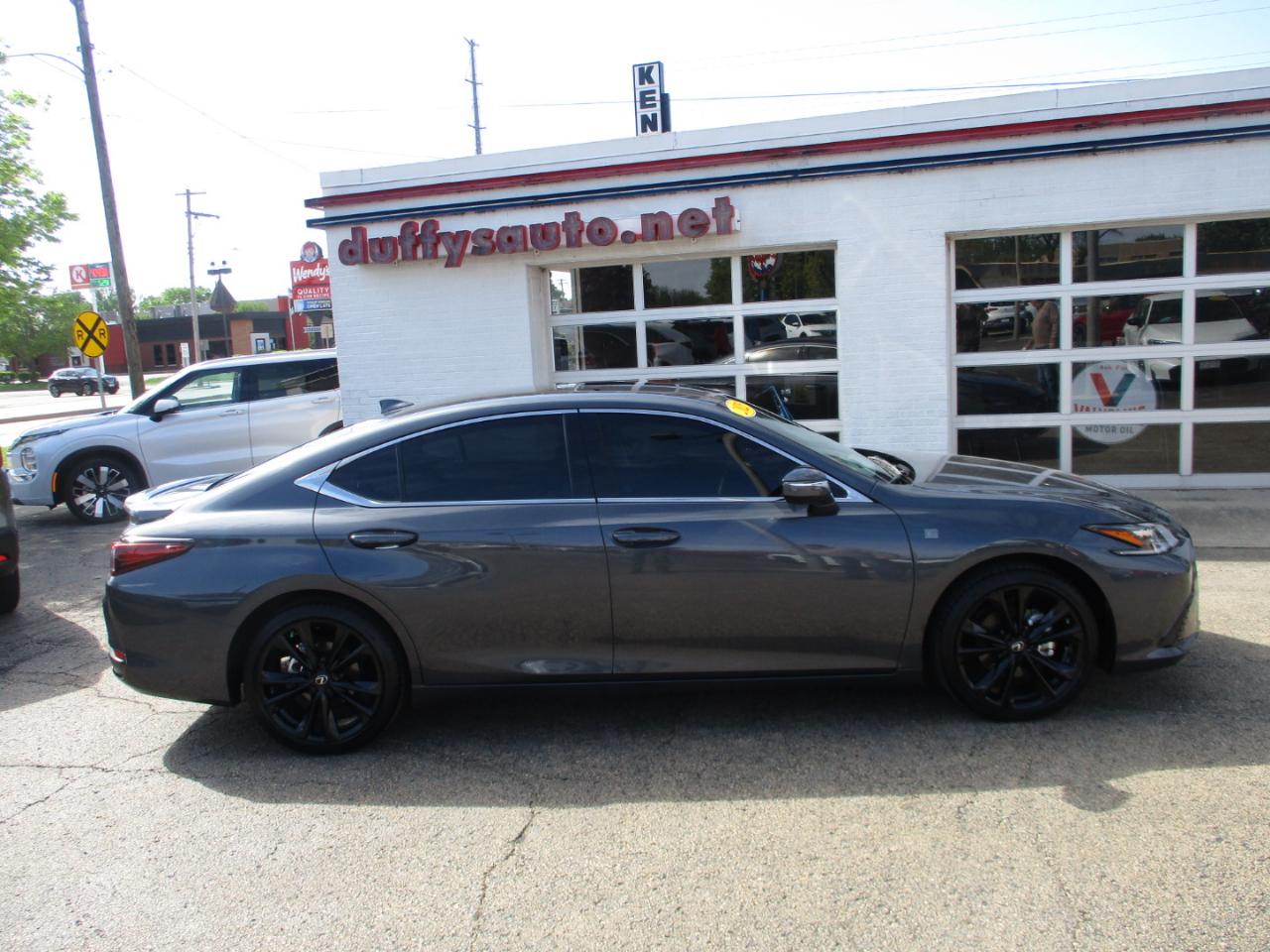 Lexus ES ES 300h F SPORT Design FWD 2025